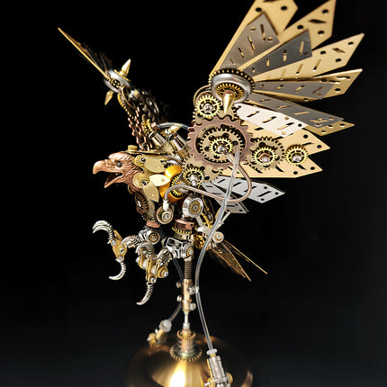  Close-up of Tablefunny's mechanical eagle metal model, a detailed steampunk puzzle showcasing intricate gears and a powerful pose.