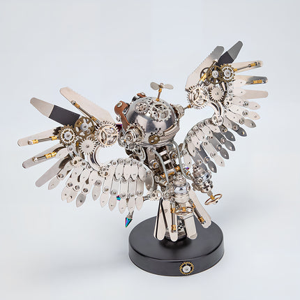  Fully assembled metal model kit owl with intricate wings, a premium metallic 3D puzzle / maquette en métal ready for display.