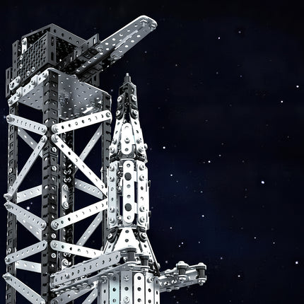 Building a DIY mechanical steampunk rocket under the stars, a challenging 3D puzzle Metal Kits project for steampunk puzzle collectors.