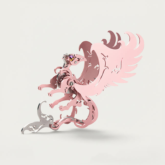 Dieses anspruchsvolle 3D-Puzzle zum Selberbauen aus unserer Metal Kits-Reihe ist ein atemberaubendes Modell aus rosafarbenem Mythical Metal mit silbernen Details. Ein wunderschönes Deko-Objekt, das Ihren Schreibtisch verschönert.
